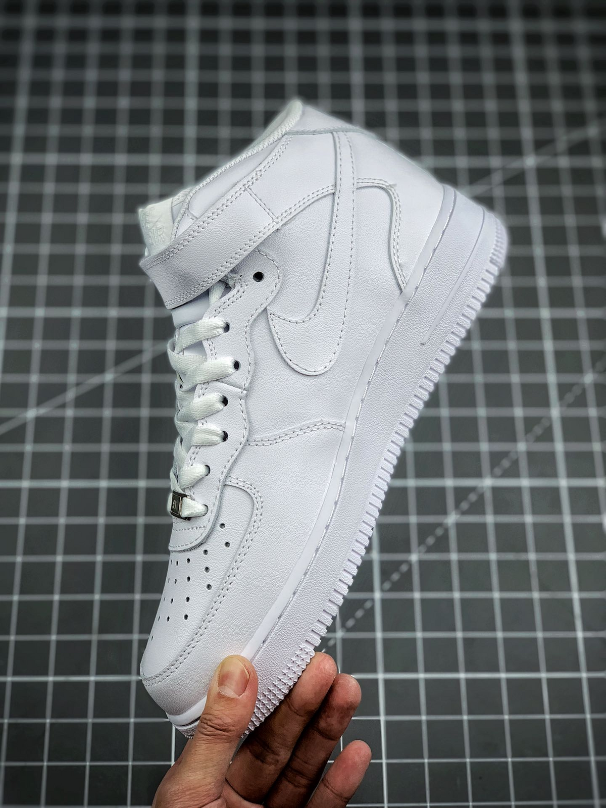 Nike Air Force 1 Mid Men & Women White Sneakers Flat Sole Sports Casual Shoes